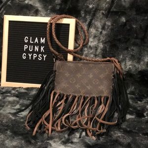 Louis Vuitton pouchette